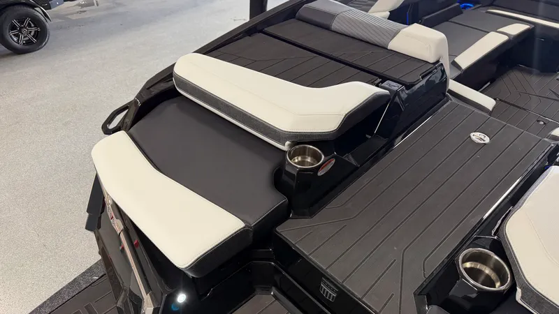 Slide: The Image of Mastercraft X24 2026 - 17