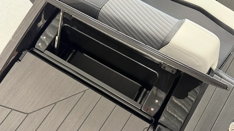 Slide: The Image of Mastercraft X24 2026 - 24