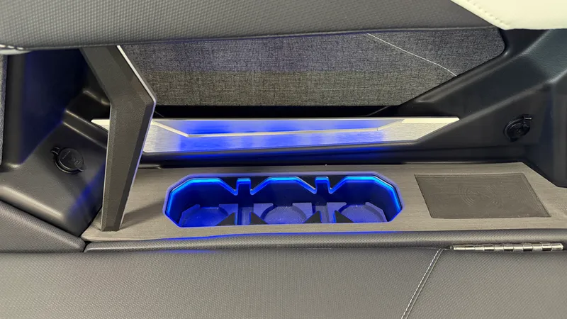 Slide: The Image of Mastercraft X24 2026 - 38