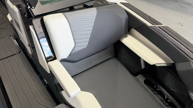 Slide: The Image of Mastercraft X24 2026 - 76