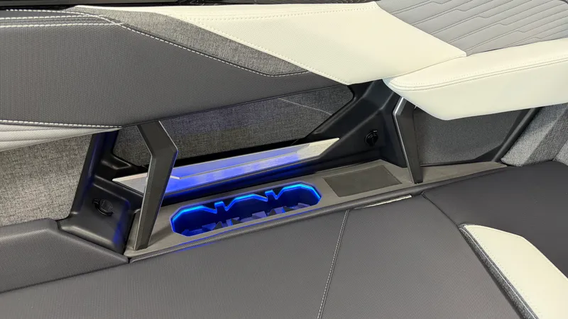 Slide: The Image of Mastercraft X24 2026 - 36