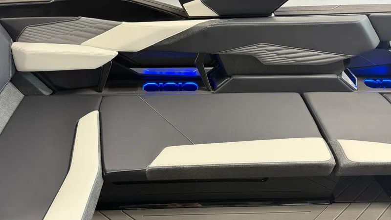 Slide: The Image of Mastercraft X24 2026 - 43
