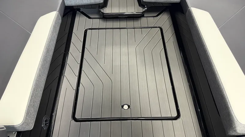 Slide: The Image of Mastercraft X24 2026 - 46