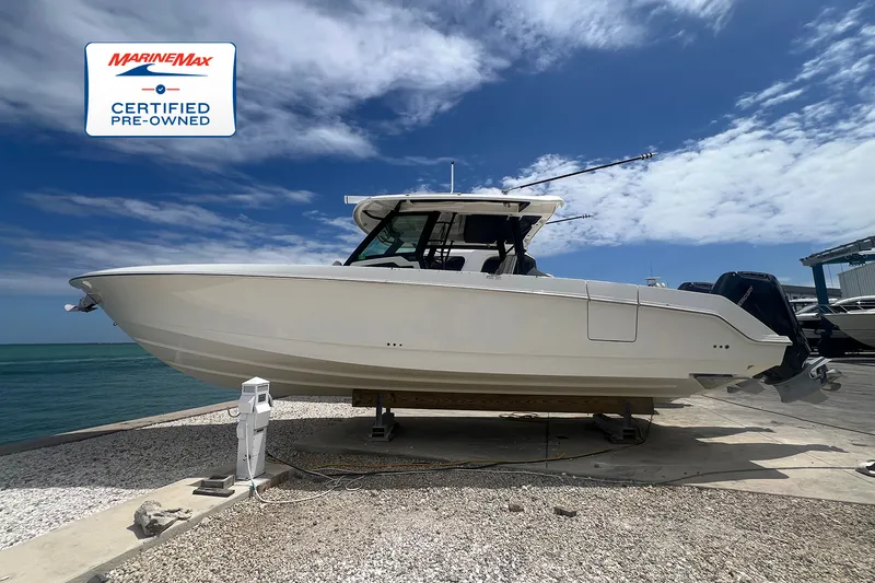 The Image of Boston Whaler 380 Outrage 2023 - 0