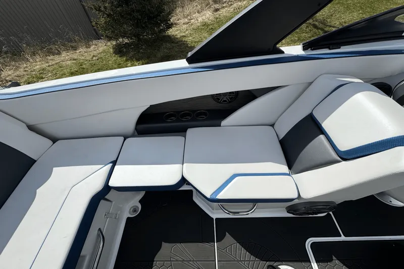 Slide: The Image of Scarab 255 ID/IMPULSE 2023 - 34