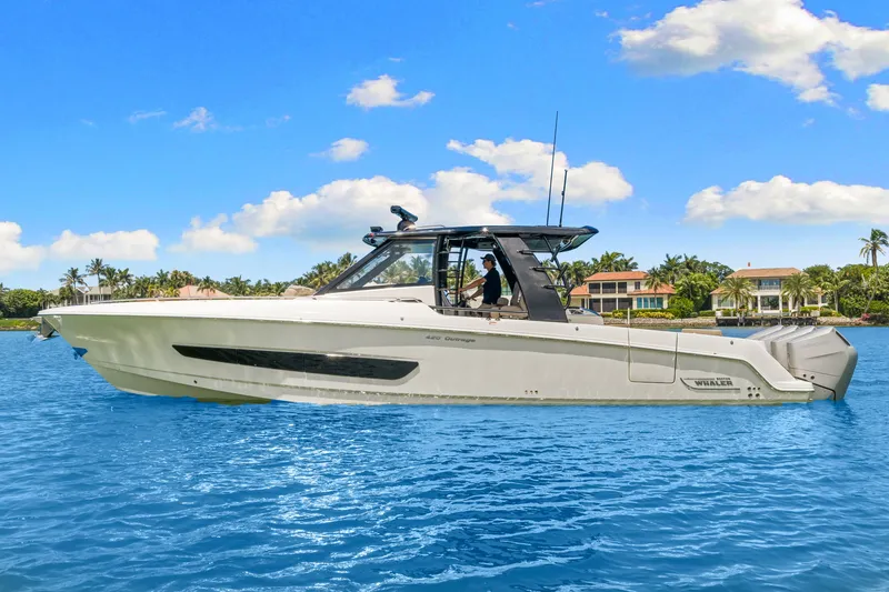 Slide: The Image of Boston Whaler 420 Outrage 2026 - 9