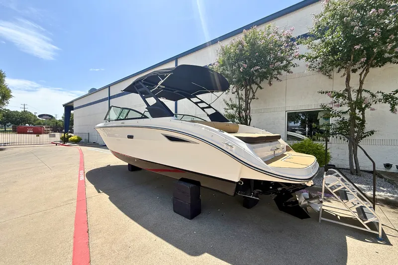 Slide: The Image of Sea Ray SDX 270 2026 - 2
