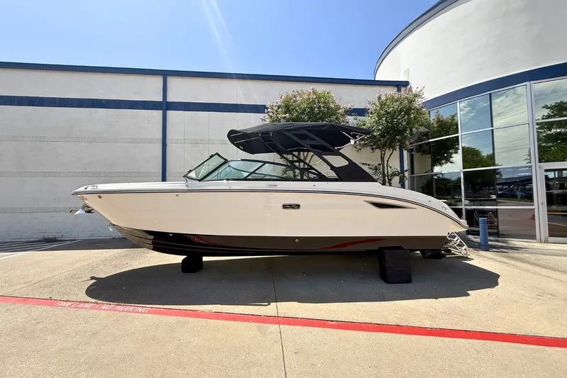 The Image of Sea Ray SDX 270 2026 - 0