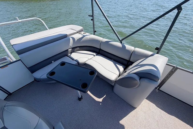 Slide: The Image of Veranda VR20L 2019 - 11