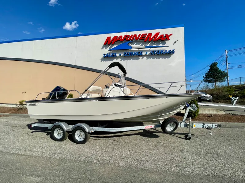 The Image of Boston Whaler 210 Montauk 2026 - 0