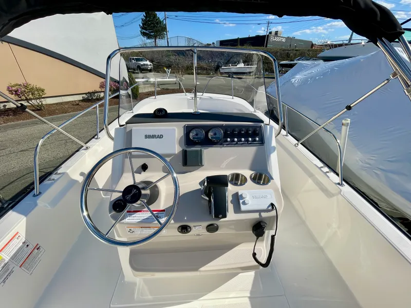 Slide: The Image of Boston Whaler 210 Montauk 2026 - 8