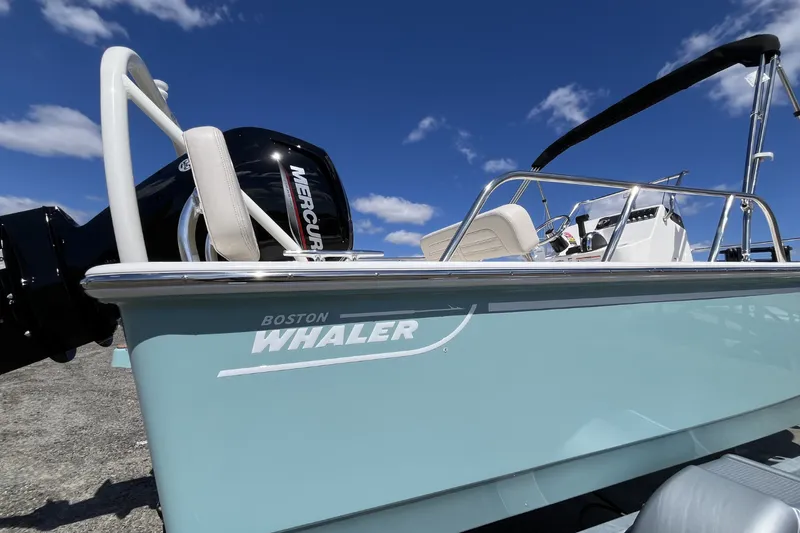 Slide: The Image of Boston Whaler 170 Montauk 2026 - 16