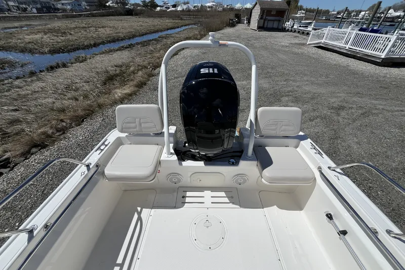 Slide: The Image of Boston Whaler 170 Montauk 2026 - 2