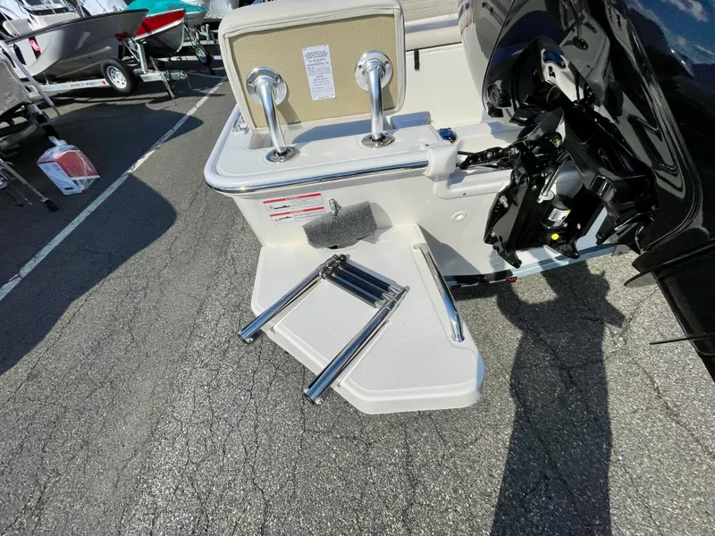 Slide: The Image of Boston Whaler 170 Montauk 2026 - 2