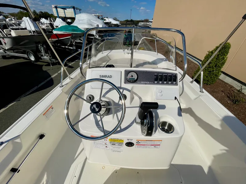 Slide: The Image of Boston Whaler 170 Montauk 2026 - 7
