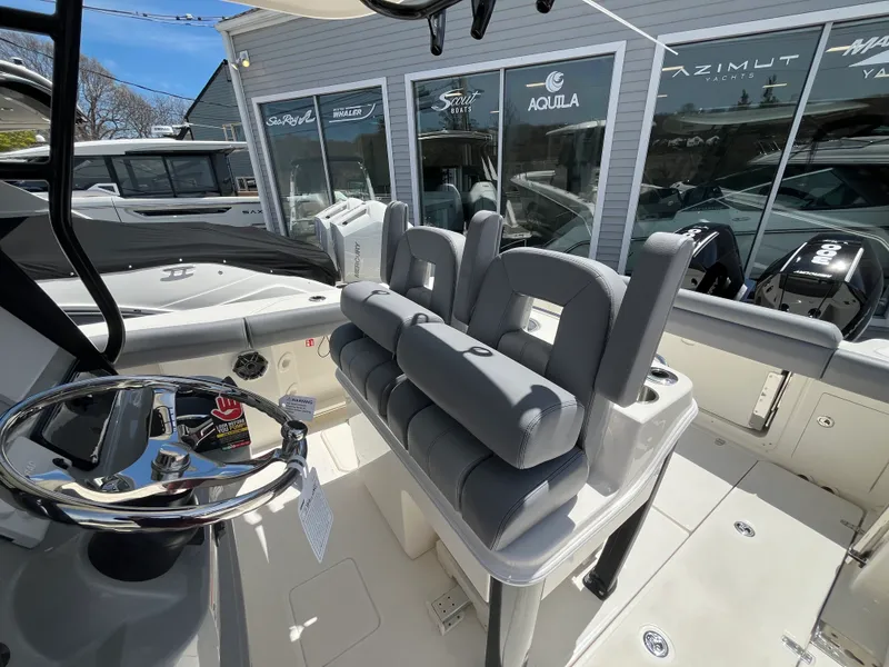 Slide: The Image of Boston Whaler 280 Outrage 2026 - 12