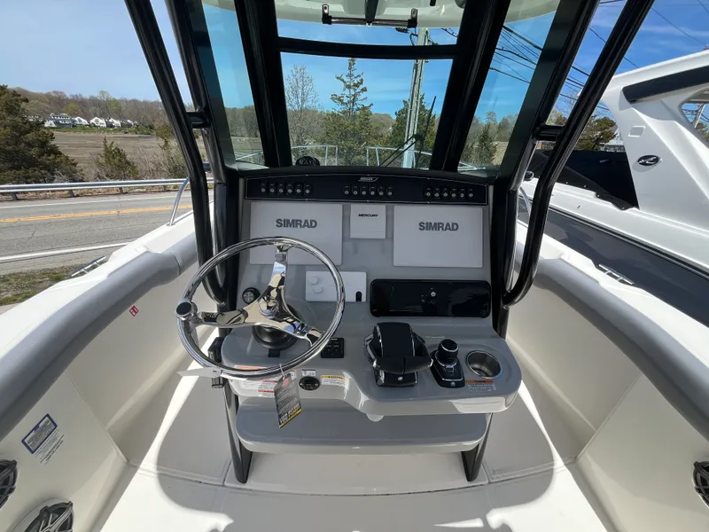 Slide: The Image of Boston Whaler 280 Outrage 2026 - 13