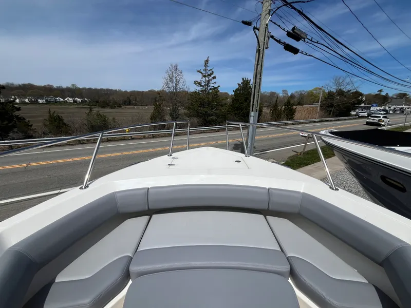 Slide: The Image of Boston Whaler 280 Outrage 2026 - 19