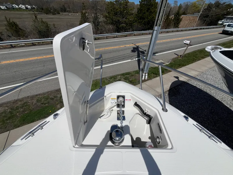 Slide: The Image of Boston Whaler 280 Outrage 2026 - 20