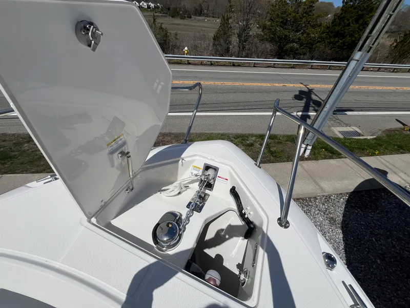Slide: The Image of Boston Whaler 280 Outrage 2026 - 21