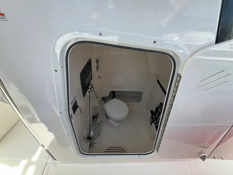 Slide: The Image of Boston Whaler 280 Outrage 2026 - 25