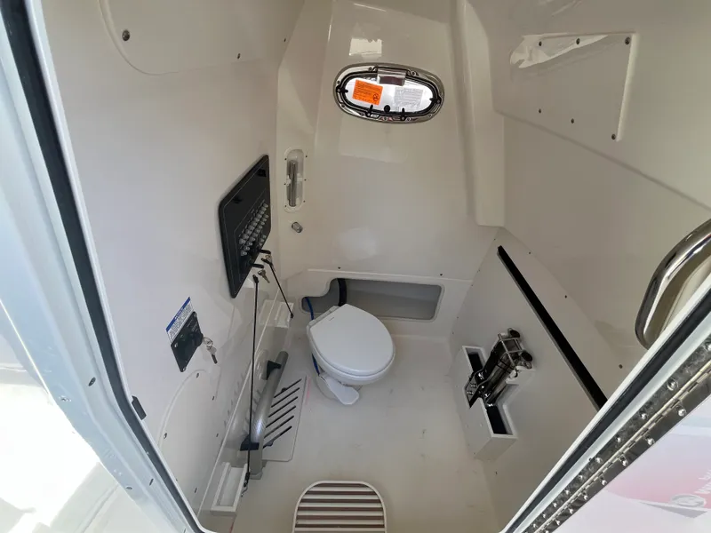 Slide: The Image of Boston Whaler 280 Outrage 2026 - 26
