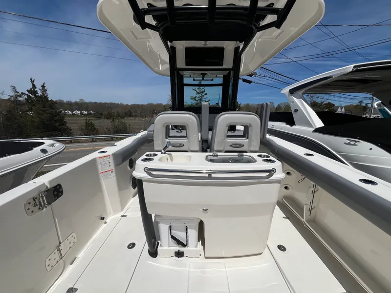 Slide: The Image of Boston Whaler 280 Outrage 2026 - 8