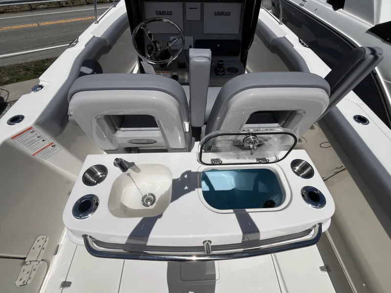 Slide: The Image of Boston Whaler 280 Outrage 2026 - 9