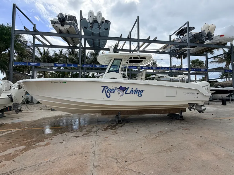 The Image of Boston Whaler 330 OUTRAGE 2017 - 0