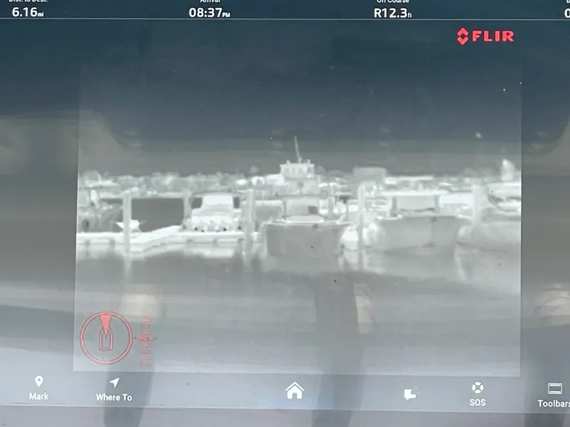Slide: The Image of Boston Whaler 330 OUTRAGE 2017 - 11