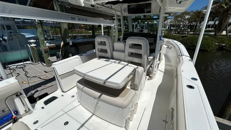 Slide: The Image of Boston Whaler 330 OUTRAGE 2017 - 14