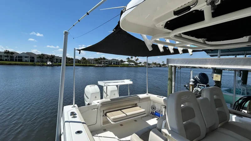 Slide: The Image of Boston Whaler 330 OUTRAGE 2017 - 4