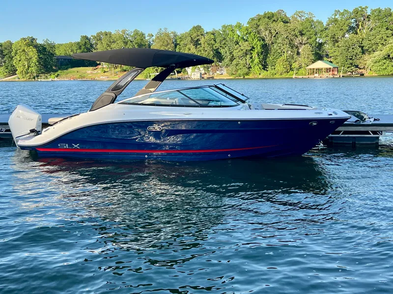 Slide: The Image of Sea Ray SLX 260 Outboard 2024 - 4