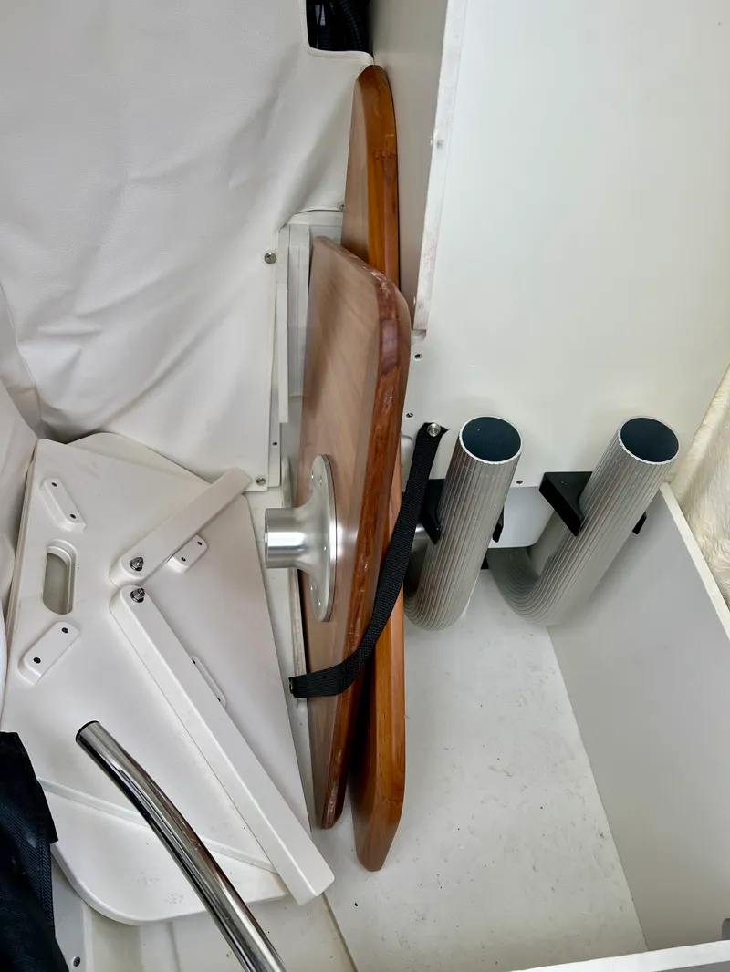 Slide: The Image of Sea Ray SLX 260 Outboard 2024 - 25