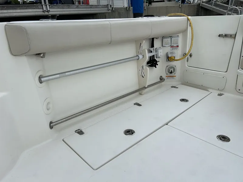 Slide: The Image of Boston Whaler 285 CONQUEST 2019 - 12