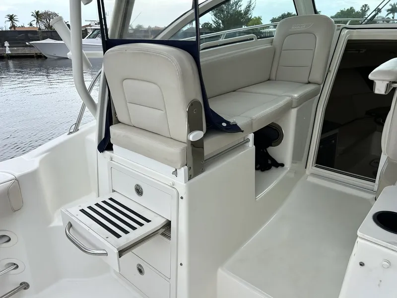 Slide: The Image of Boston Whaler 285 CONQUEST 2019 - 17