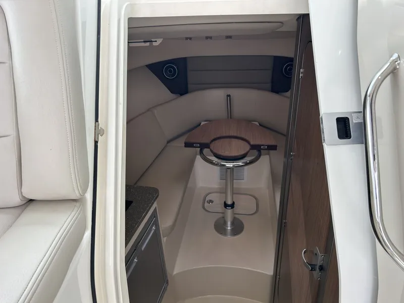 Slide: The Image of Boston Whaler 285 CONQUEST 2019 - 24
