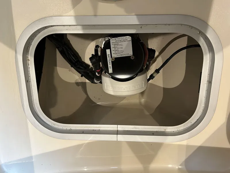 Slide: The Image of Boston Whaler 285 CONQUEST 2019 - 42