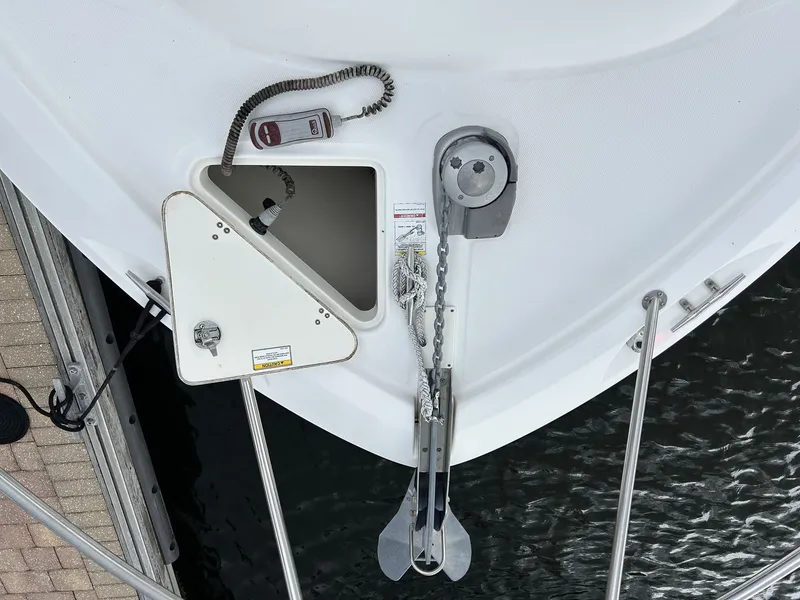 Slide: The Image of Boston Whaler 285 CONQUEST 2019 - 43