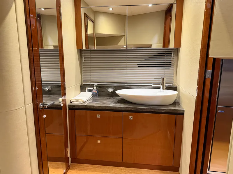 Slide: The Image of Sea Ray 510 SUNDANCER 2015 - 31