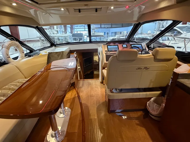 Slide: The Image of Sea Ray 510 SUNDANCER 2015 - 14