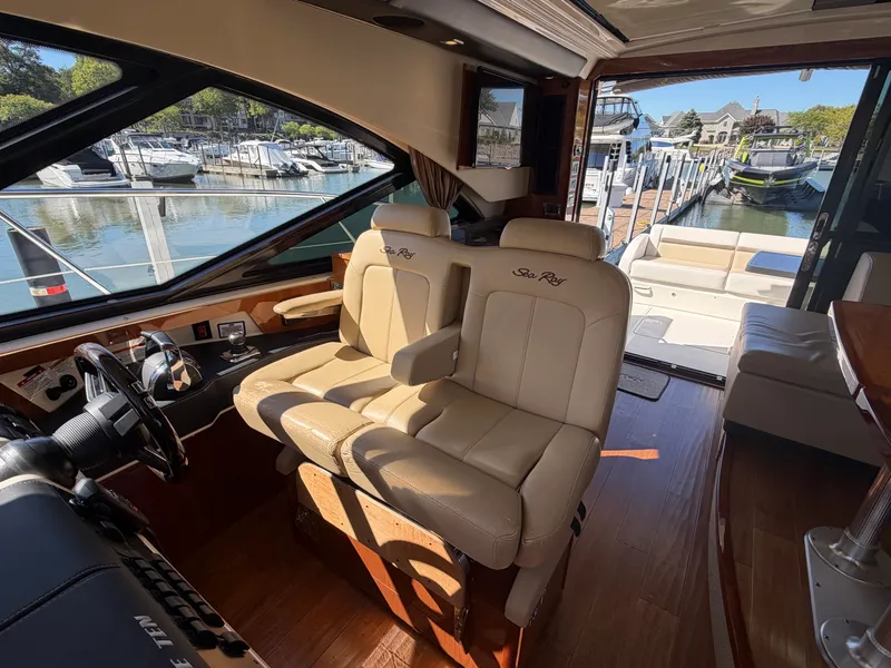 Slide: The Image of Sea Ray 510 SUNDANCER 2015 - 23