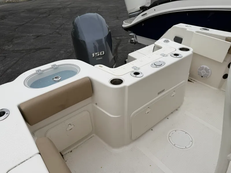 Slide: The Image of Sailfish 220 CC 2021 - 7