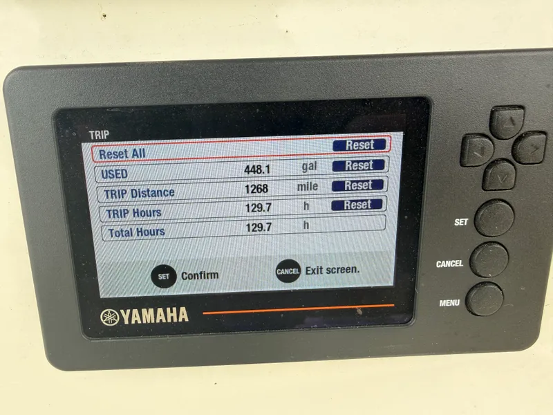 Slide: The Image of Sailfish 220 CC 2021 - 10