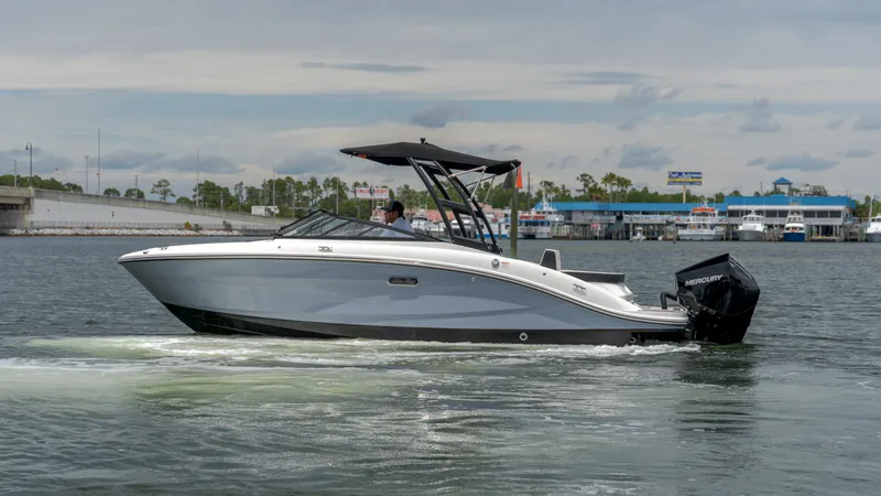 The Image of Sea Ray SPX 210 Outboard 2026 - 0