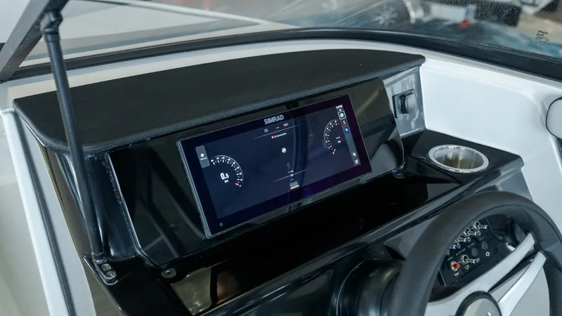 Slide: The Image of Sea Ray SPX 210 Outboard 2026 - 16