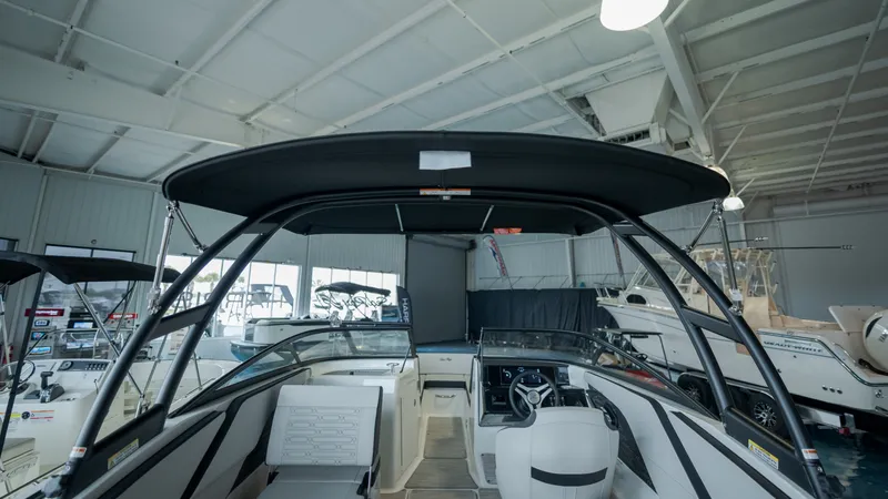 Slide: The Image of Sea Ray SPX 210 Outboard 2026 - 29