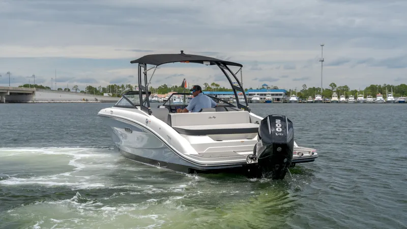 Slide: The Image of Sea Ray SPX 210 Outboard 2026 - 7