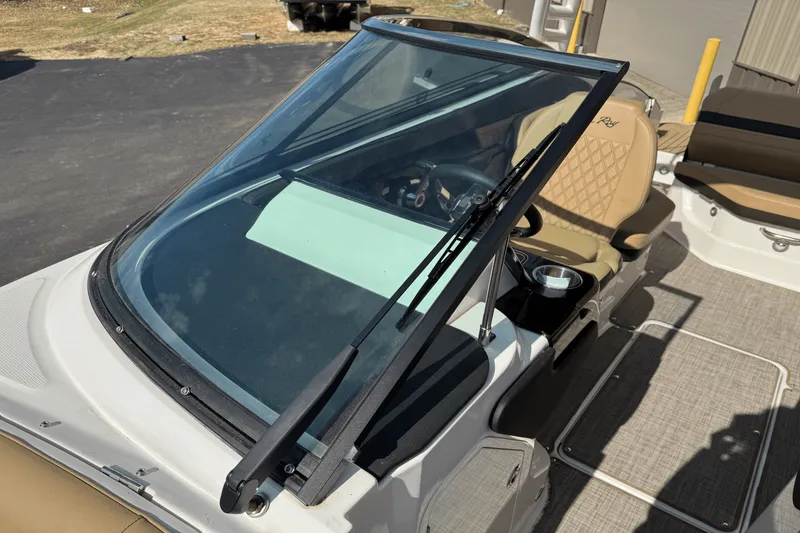 Slide: The Image of Sea Ray 260 SLX/OB 2023 - 22