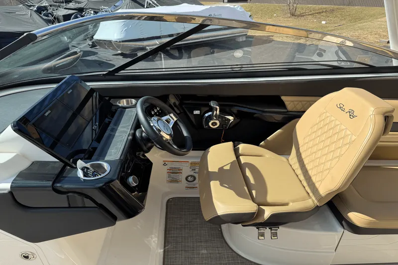 Slide: The Image of Sea Ray 260 SLX/OB 2023 - 23